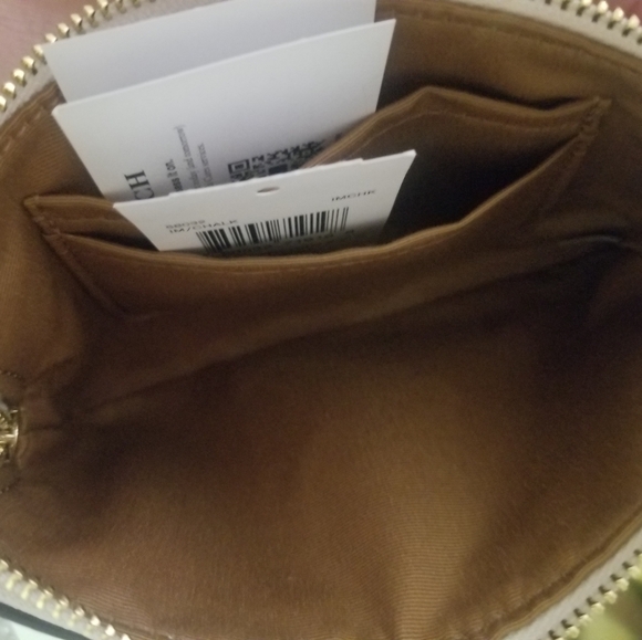 COACH Off White Wristlet brand new - Picture 3 of 3